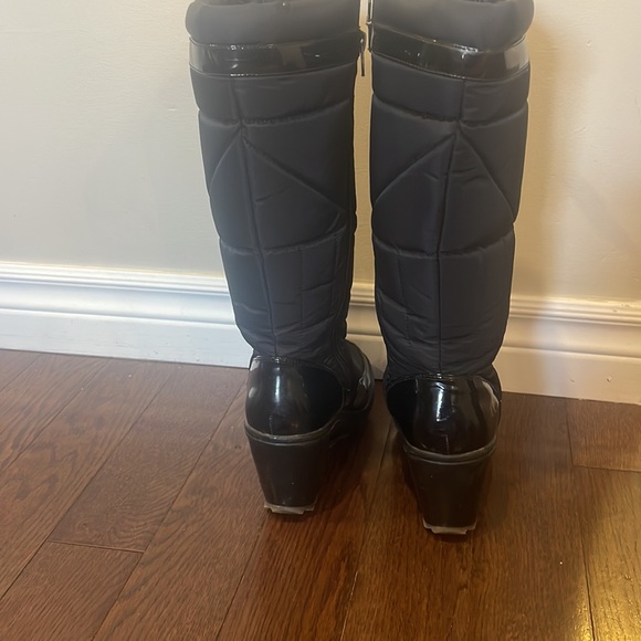 WARM HEELED WATER RESISTANT WINTER BOOTS - Picture 4 of 8